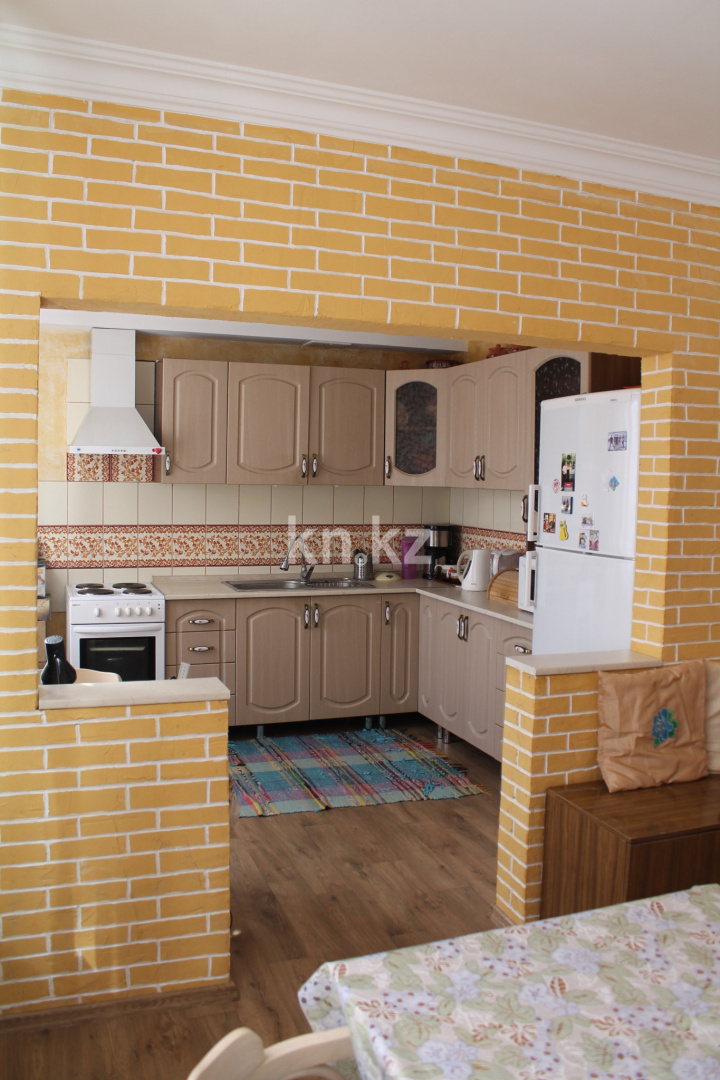 Продажа 4-комнатной квартиры, 76 м², мкр-н Гульдер-1, дом  18 - Продажа  четырехкомнатных квартир в Караганде фото 10 из 15