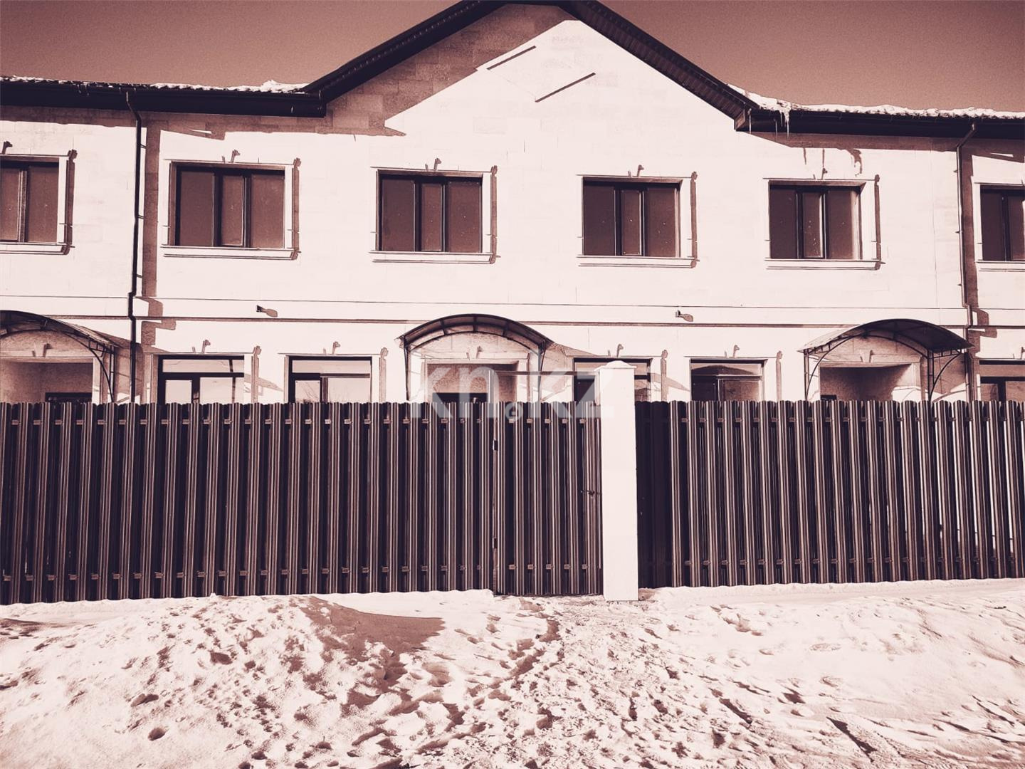 Продажа 4-комнатного дома, 145 м², ул. Ермекова - Продажа квартир в Караганде фото 1 из 24
