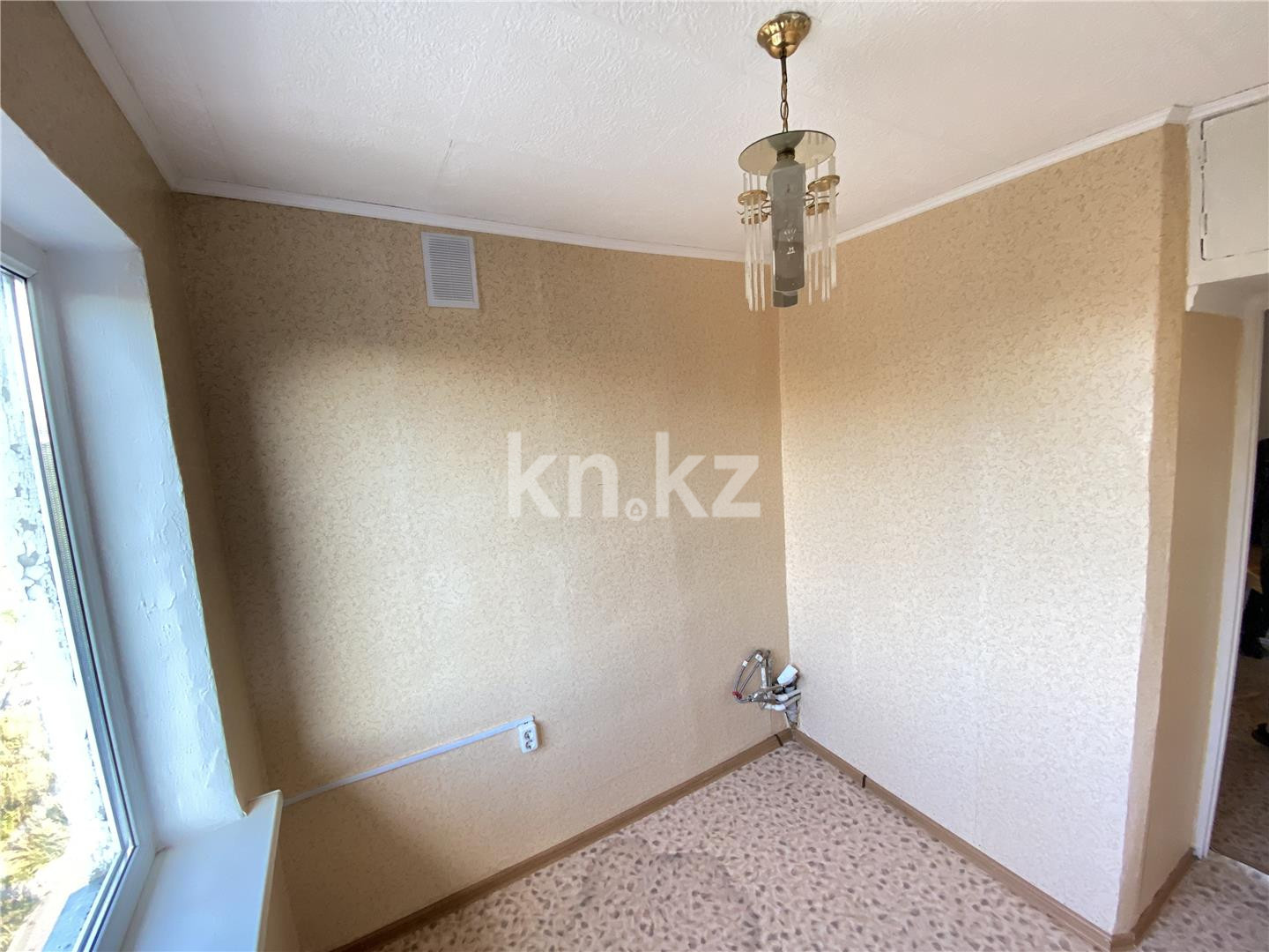 Продажа 3-комнатной квартиры, 54 м², мкр-н 22 - Продажа  трехкомнатных квартир в Караганде фото 9 из 14