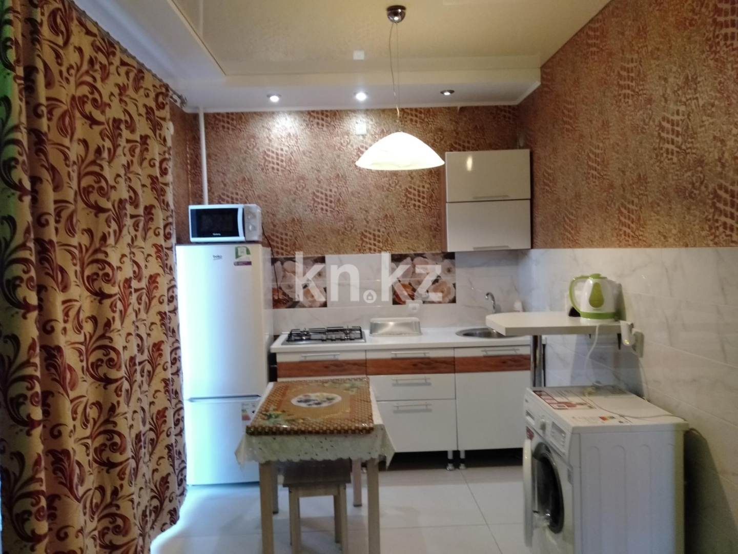 Аренда 1-комнатной квартиры посуточно, 35 м², ул. Победы, дом  105 - Аренда жилой и коммерческой недвижимости в Уральске фото 13 из 15