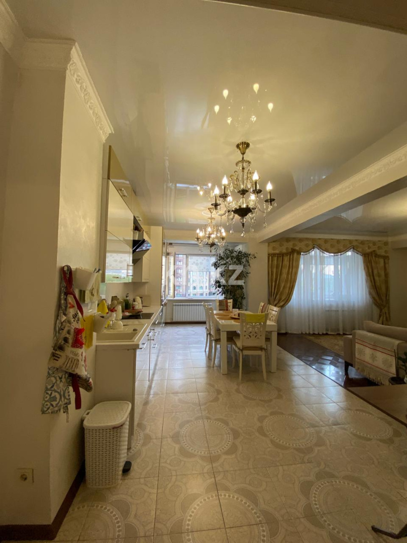 Продажа 4-комнатной квартиры, 170 м², ул. Ходжанова, дом  77 - пр. Аль-Фараби - Продажа  четырехкомнатных квартир в новостройках Алматы с фото фото 1 из 40