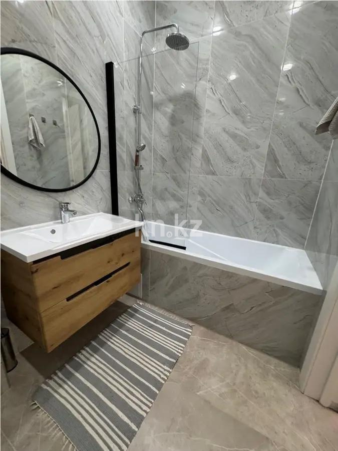 Продажа 2-комнатной квартиры, 79 м², ул. Дюсембекова, дом  83/2 в Караганде - фото 5