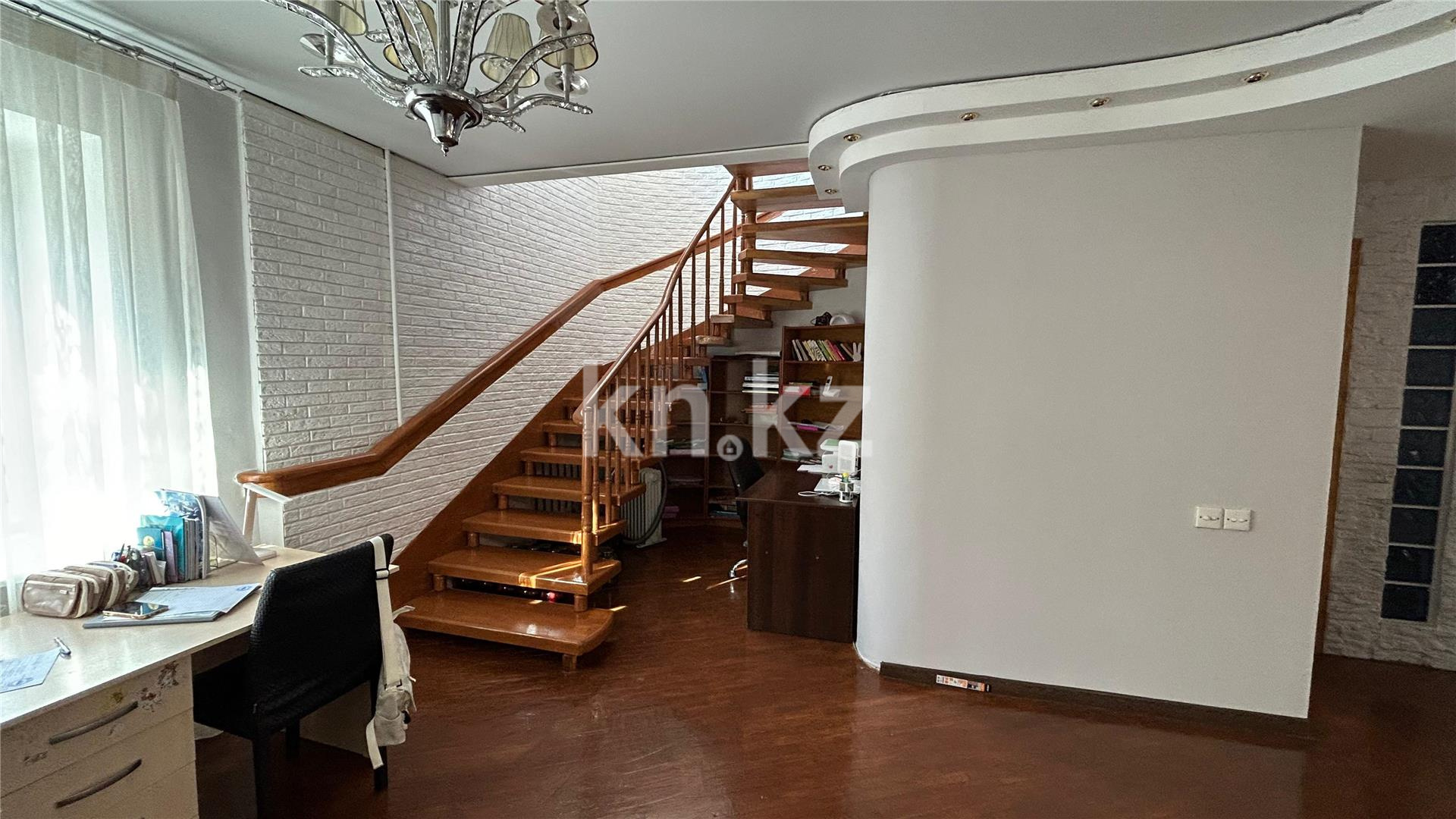 Продажа 4-комнатной квартиры, 137 м², ул. Алиханова - Продажа  четырехкомнатных квартир в Караганде фото 17 из 23