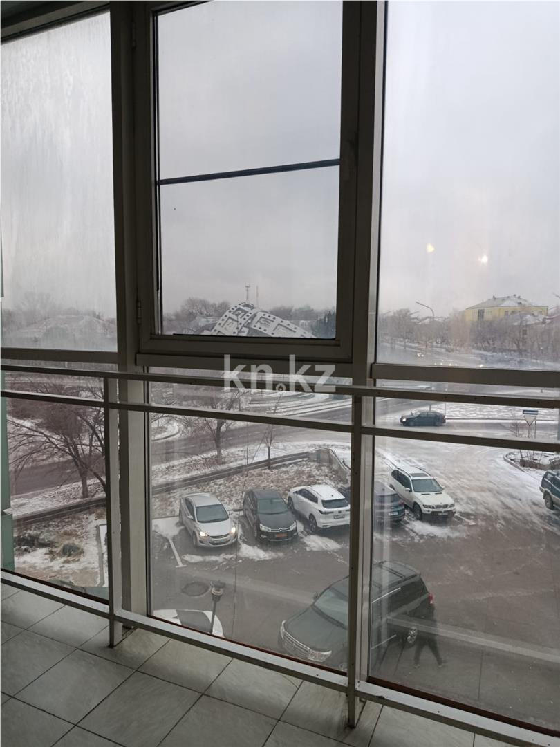 Продажа 1-комнатной квартиры, 55 м², ул. Абая - Продажа  однокомнатных квартир в Караганде фото 10 из 15