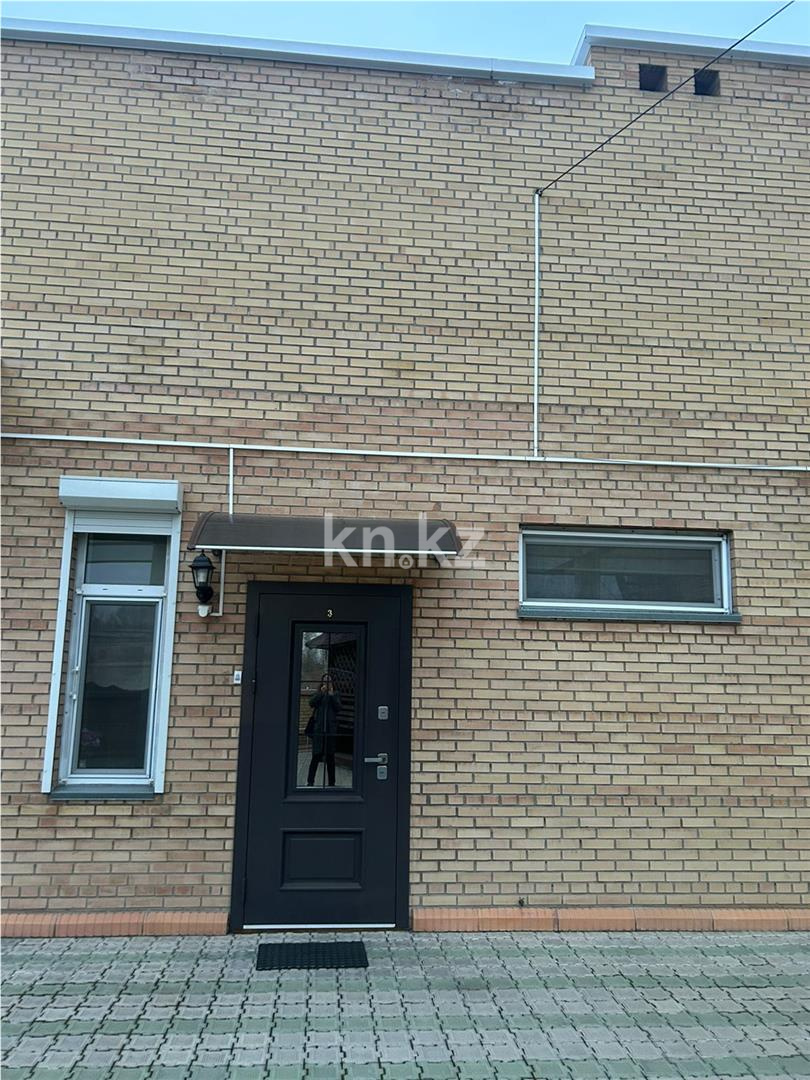 Продажа 3-комнатной квартиры, 135 м², ул. Аманжолова - Продажа  трехкомнатных квартир в Караганде фото 20 из 21