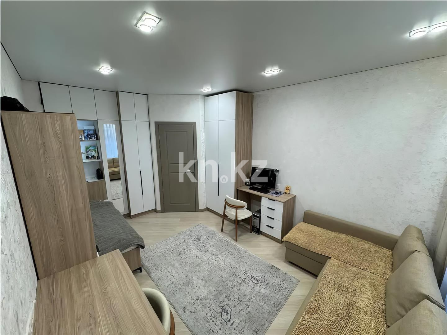 Продажа 3-комнатной квартиры, 97 м², ул. Букетова, дом  3/2 в Караганде - фото 8