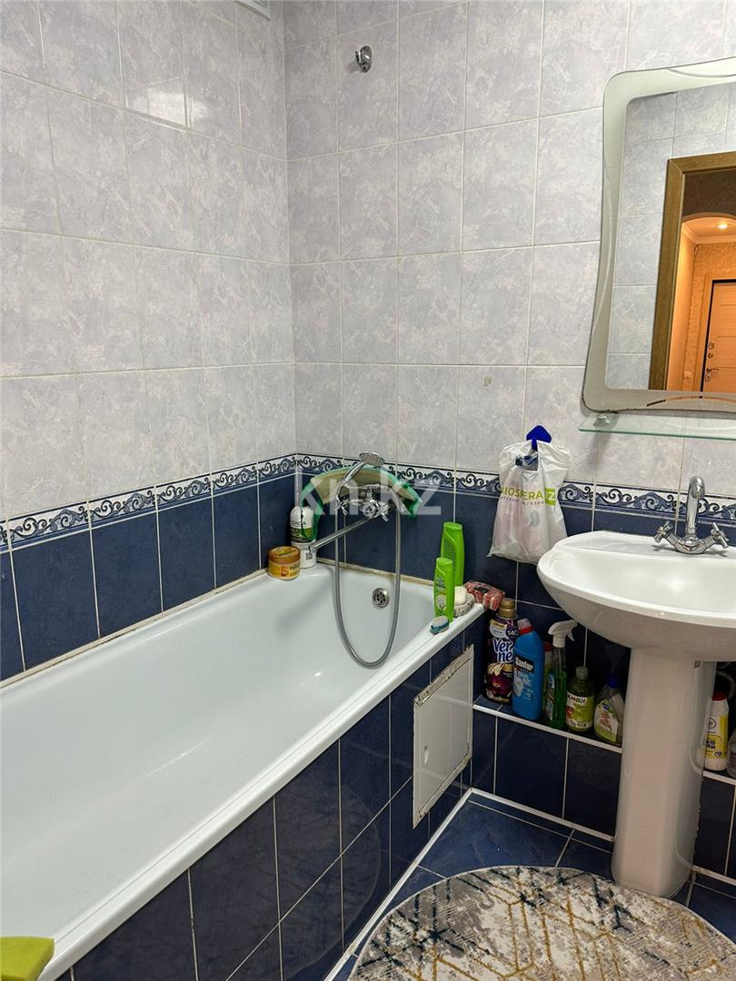 Продажа 3-комнатной квартиры, 66 м², ул. Карла Маркса в Караганде - фото 9