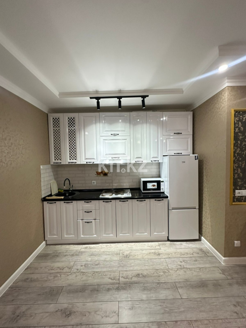 Продажа 2-комнатной квартиры, 42 м², пр. Шахтеров, дом  52б - Продажа квартир в Караганде фото 2 из 11