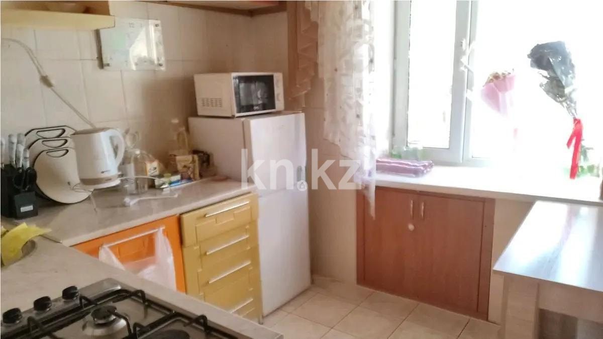 Продажа 2-комнатной квартиры, 45 м², 11 кв-л, дом  13 в Караганде - фото 2