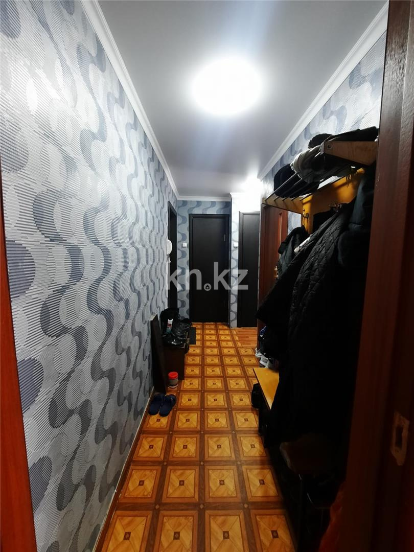 Продажа 4-комнатной квартиры, 62 м², мкр-н 18 - Продажа  четырехкомнатных квартир в Караганде фото 7 из 10