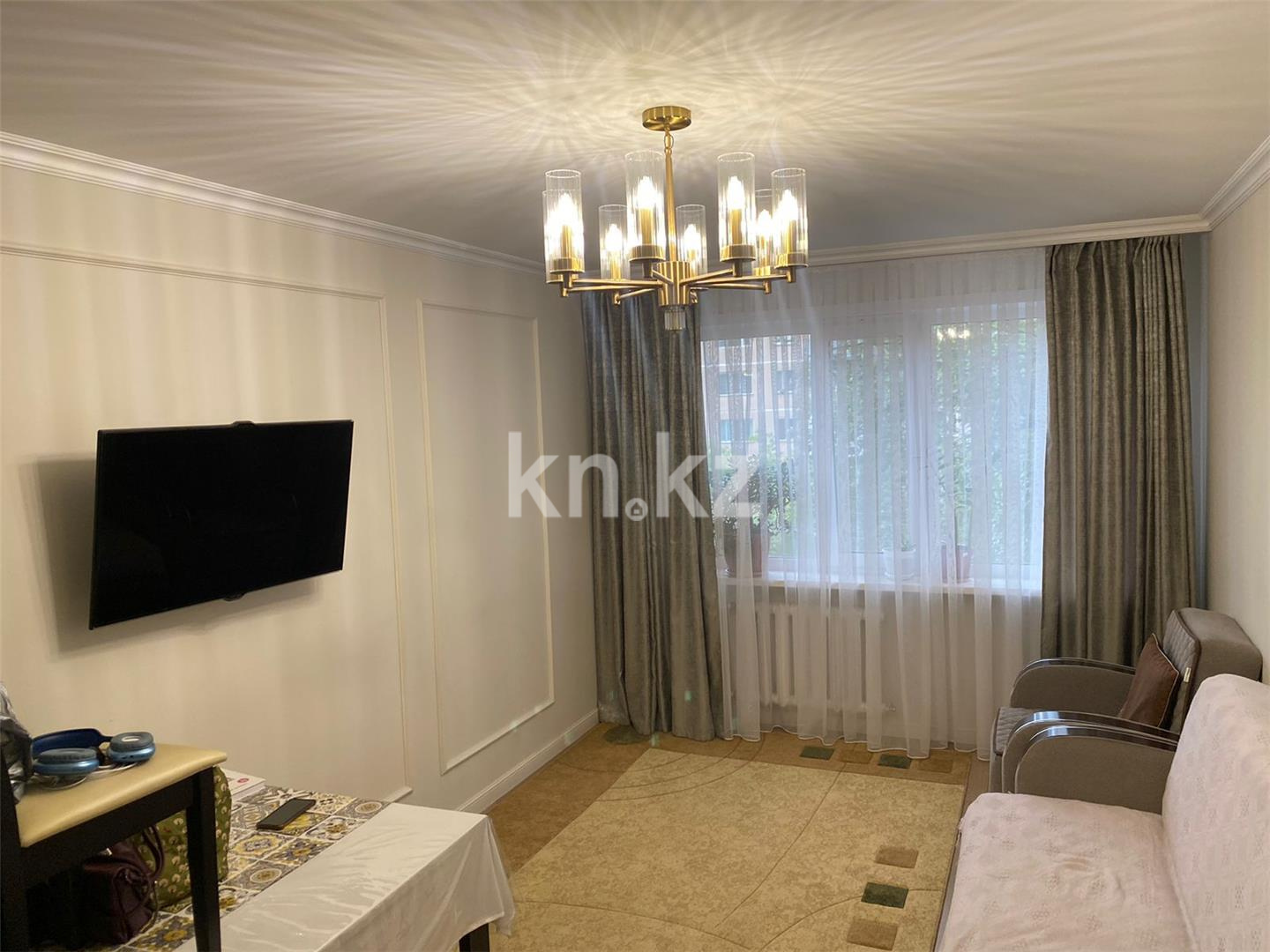 Продажа 5-комнатной квартиры, 100 м², 6-й мкр. - Продажа квартир в Казахстане фото 1 из 18