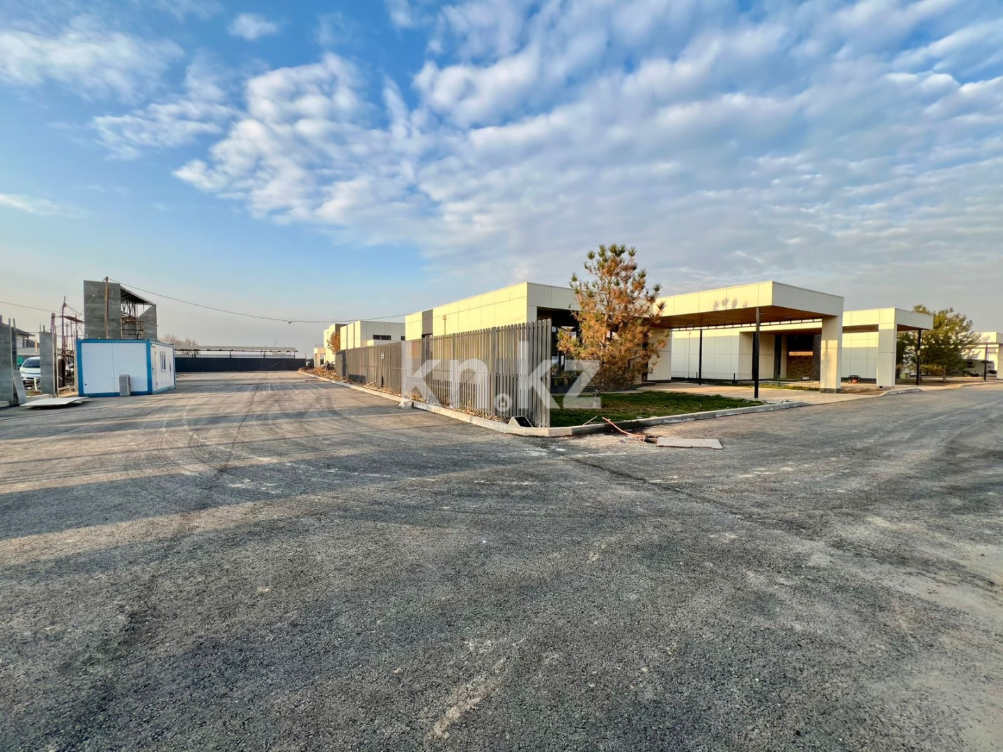 Продажа 3-комнатного дома, 201 м², ул. Новостройка - Продажа квартир в Алматы фото 6 из 19