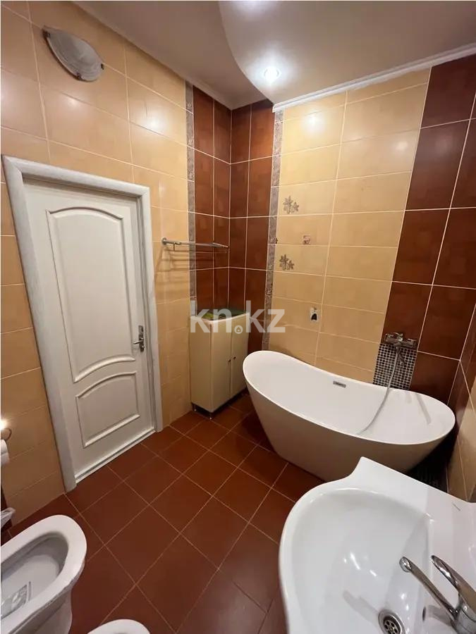 Продажа 3-комнатной квартиры, 128.6 м², ул. Жамакаева, дом  258/8 в Алматы - фото 6