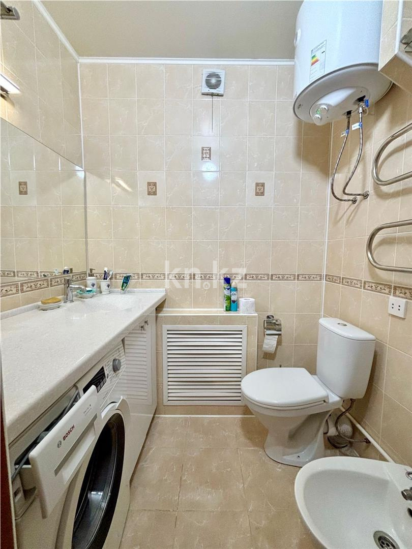 Продажа 3-комнатной квартиры, 84 м², ул. Абая - Продажа  трехкомнатных квартир в Караганде с фото фото 12 из 20