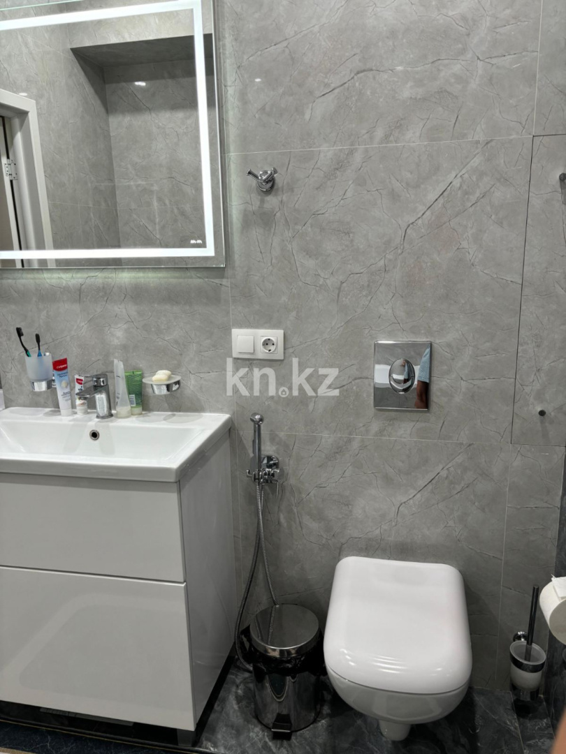 Продажа 2-комнатной квартиры, 74.1 м², ул. Бегалина в Алматы - фото 21