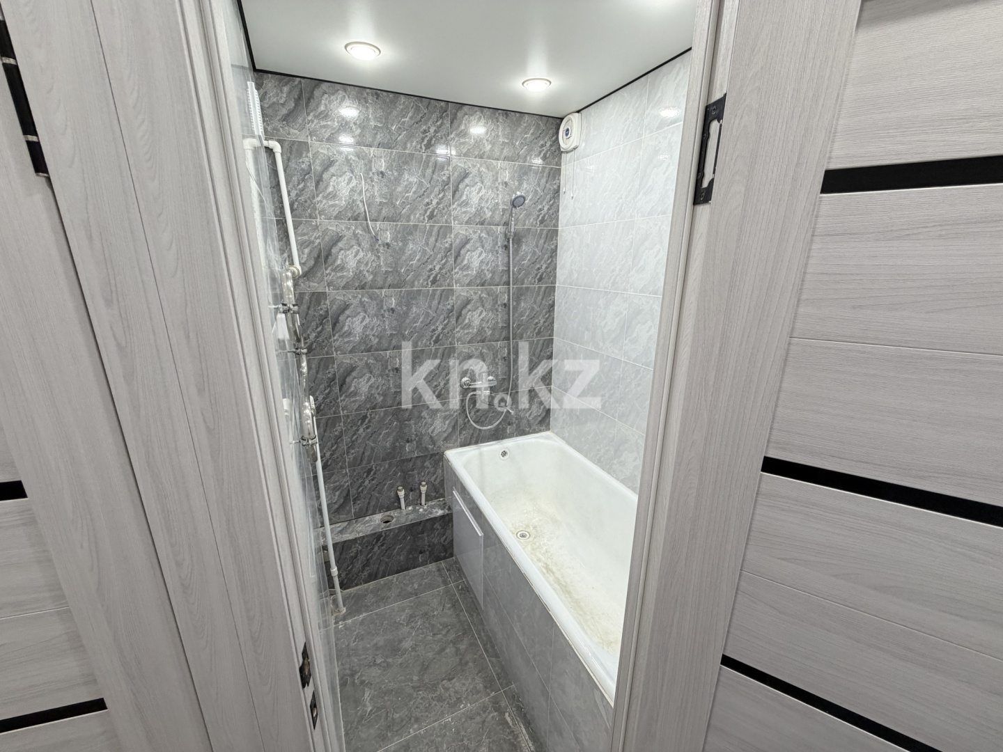 Продажа 1-комнатной квартиры, 30.6 м² - Продажа квартир от собственников в Караганде - страница 4 фото 6 из 14