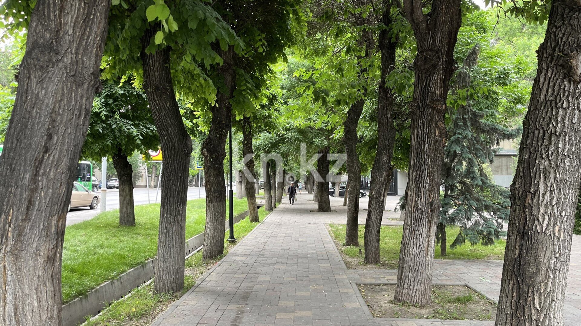 Продажа 1-комнатной квартиры, 41 м² в Алматы - фото 15
