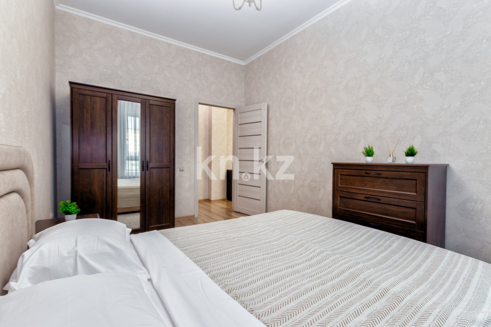 Аренда 3-комнатной квартиры посуточно, 100 м² - Аренда квартир посуточно в р-не Есиль Астаны фото 6 из 9