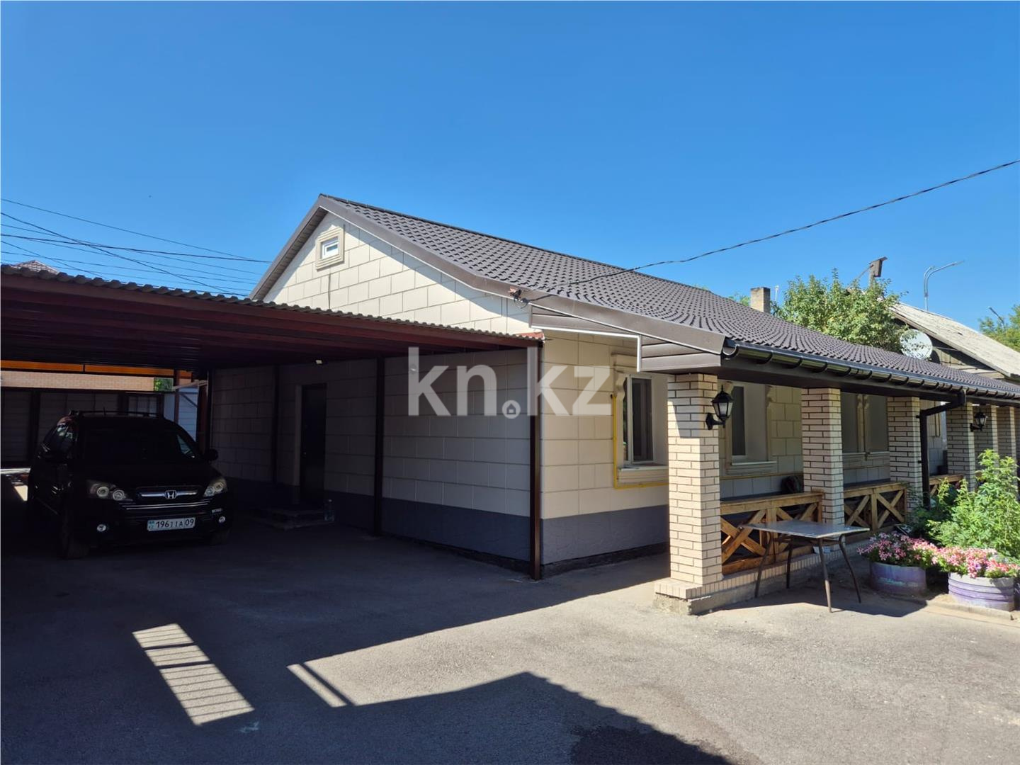 Продажа 4-комнатного дома, 91.3 м², ул. Нуржанова (Кувская), дом  2 - Продажа домов, коттеджей в Караганде фото 1 из 42