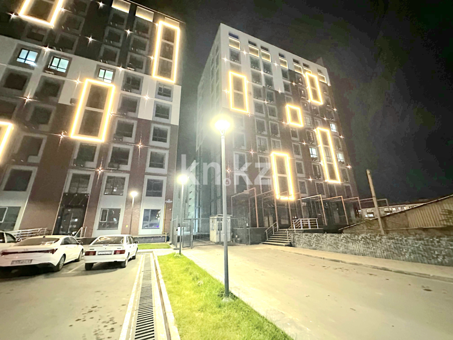 Продажа 2-комнатной квартиры, 79 м², ул. Байтерекова, дом  2б - Продажа квартир в новостройках Шымкента фото 2 из 34