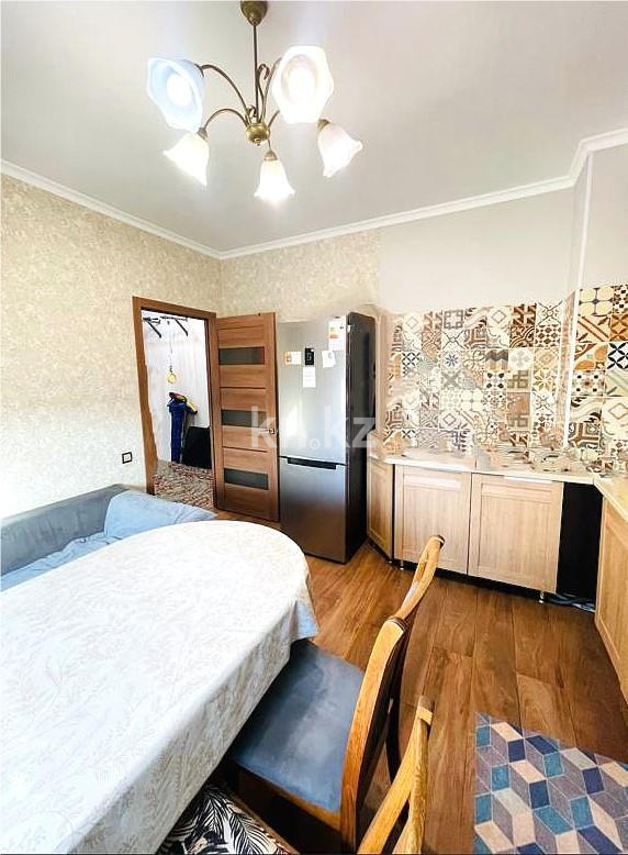 Продажа 3-комнатной квартиры, 80 м², пр. Шахтеров - Продажа  трехкомнатных квартир в Караганде фото 9 из 12