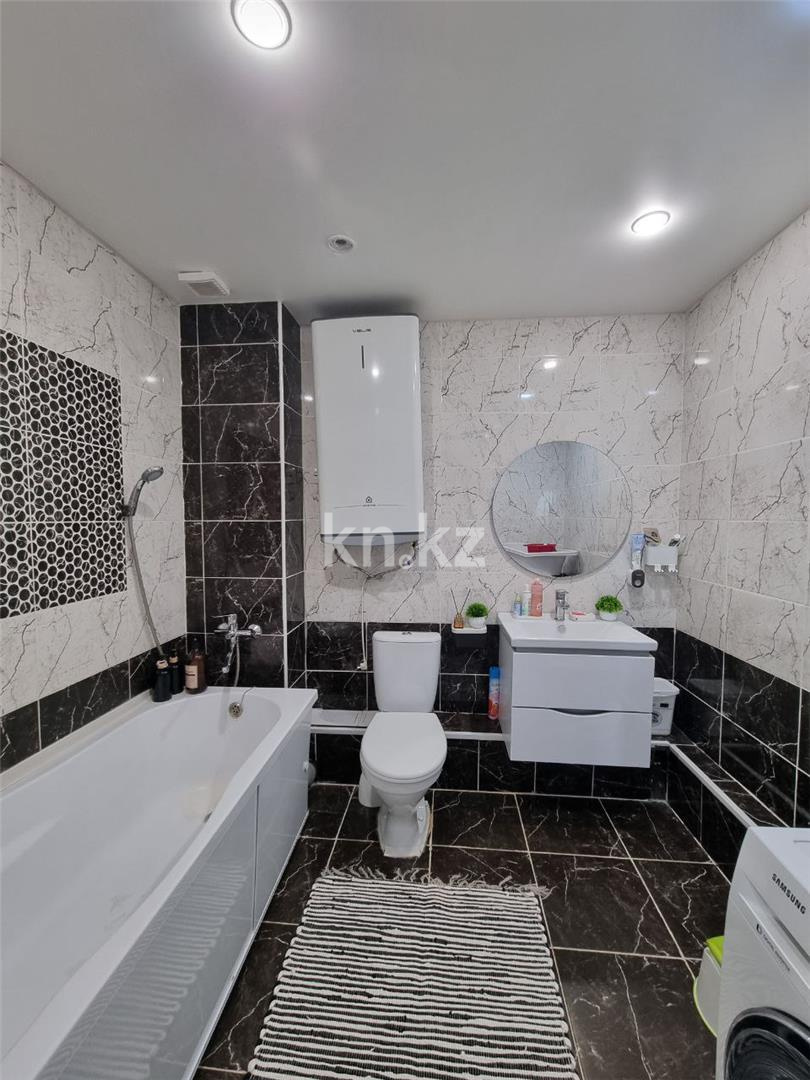 Продажа 3-комнатной квартиры, 75 м², ул. Абая, дом  61/2 в Караганде - фото 8