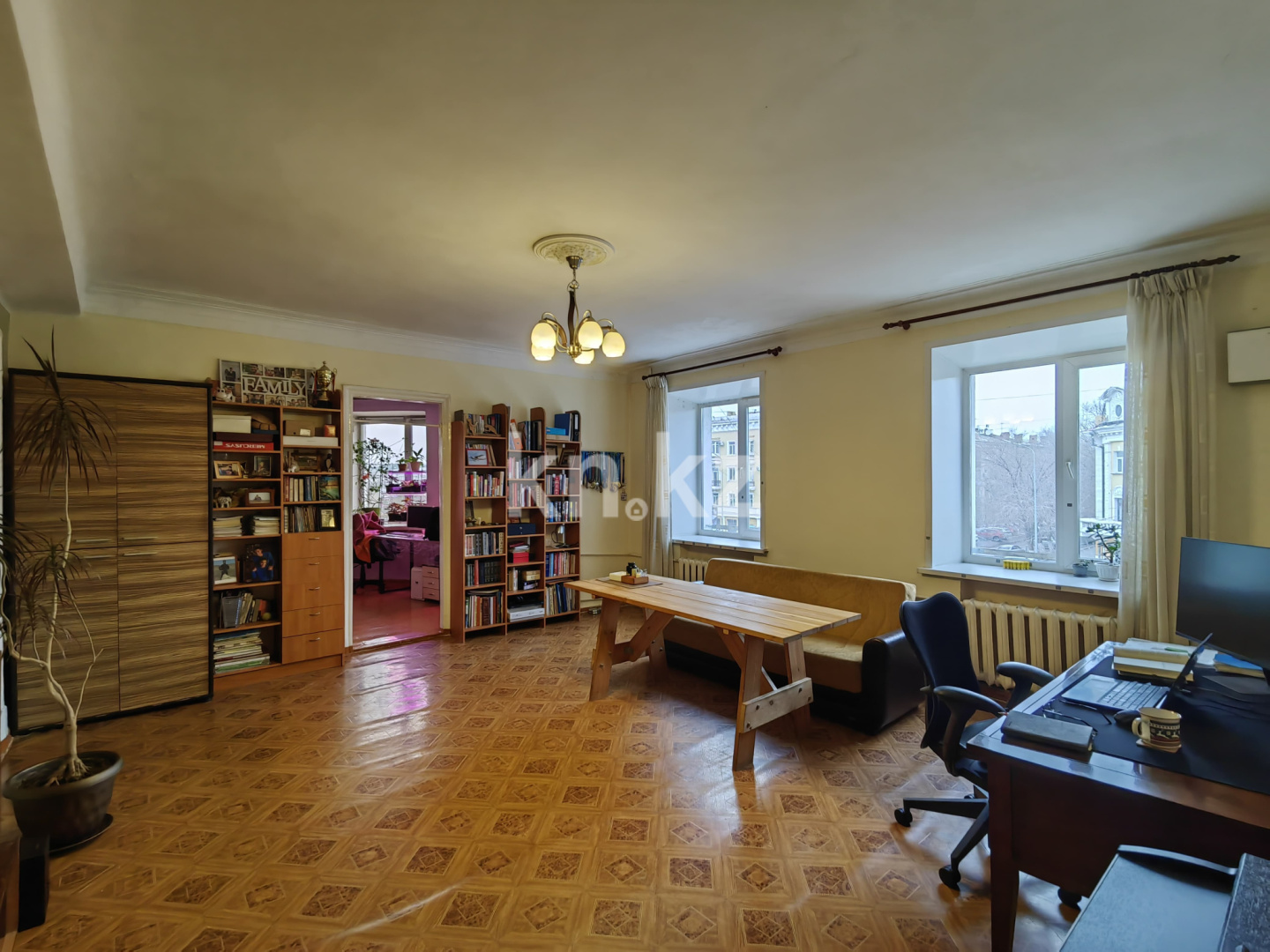 Продажа 3-комнатной квартиры, 97 м², ул. Абая, дом  17 в Караганде - фото 2