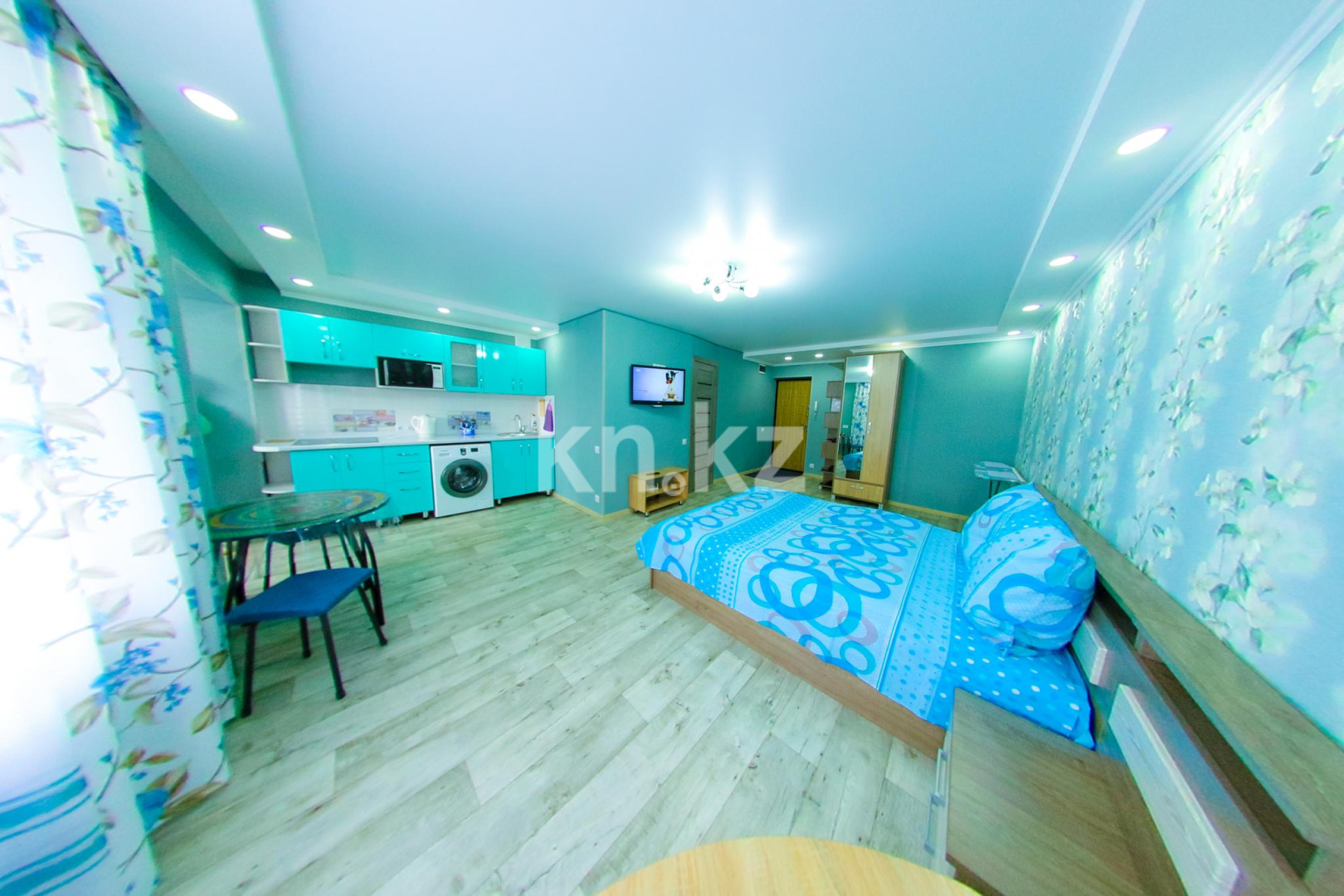 Аренда 1-комнатной квартиры посуточно, 40 м², пр. Ауэзова, дом  41 - Аренда квартир посуточно в Усть-Каменогорске фото 2 из 9