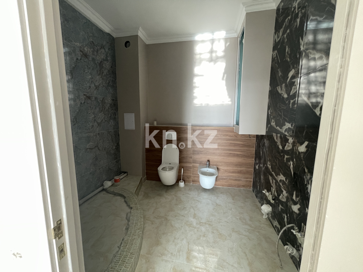 Продажа 4-комнатной квартиры, 142 м², ул. Желтоксан, дом  2/1 в Астане - фото 25