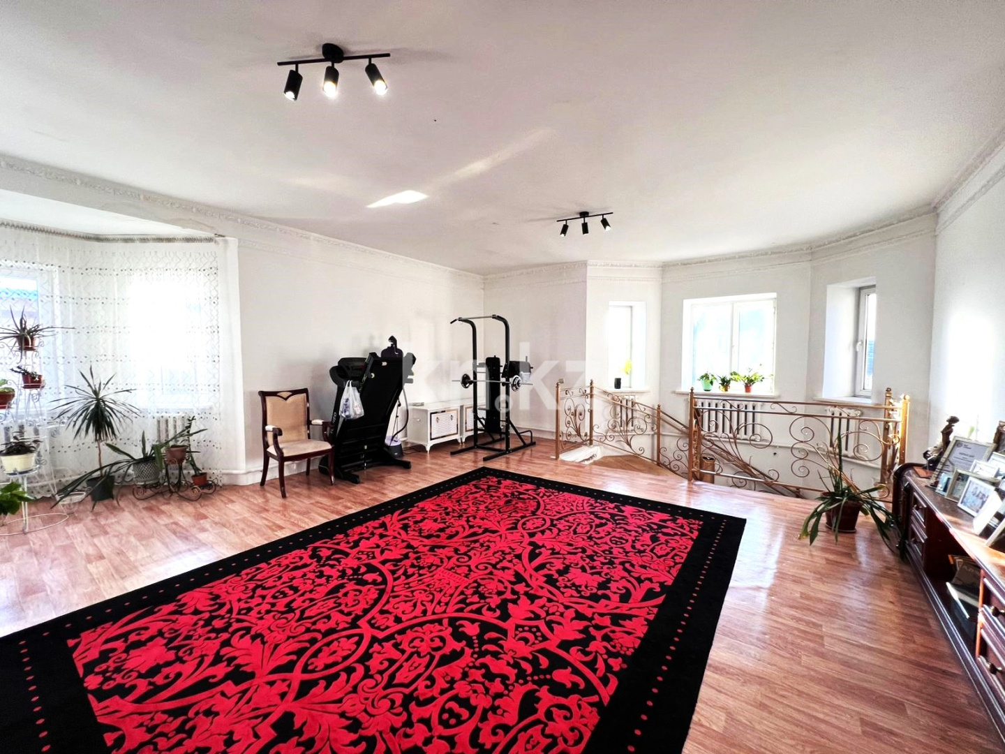 Продажа 5-комнатного дома, 284.7 м², Акжайык - Продажа квартир в Акмолинской области фото 2 из 37