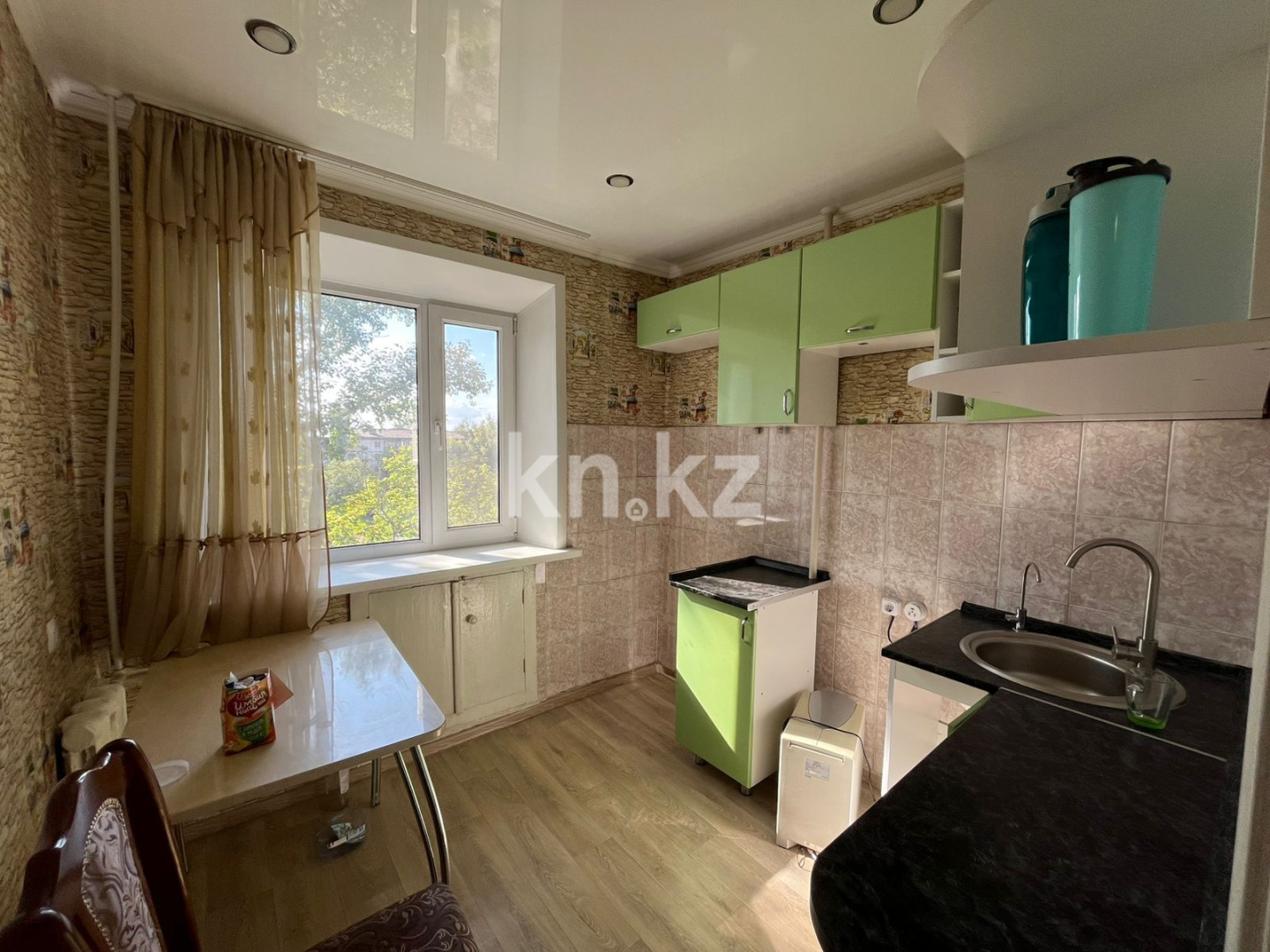 Продажа 2-комнатной квартиры, 43 м², мкр-н 17 - Продажа  двухкомнатных квартир в Караганде фото 1 из 10