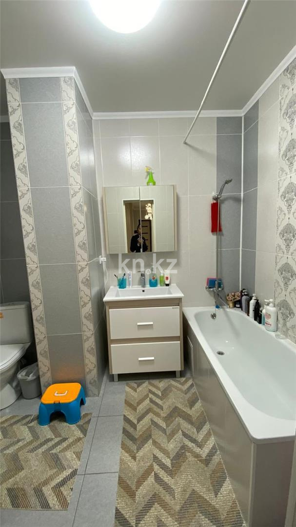 Продажа 3-комнатной квартиры, 93 м², пр. Шахтеров - Продажа квартир в Караганде фото 11 из 16