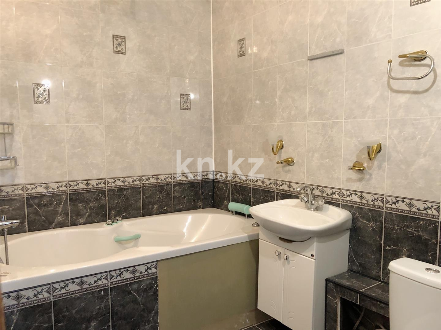 Продажа 6-комнатного дома, 300 м², ул. Крупской - Продажа домов, коттеджей в Темиртау фото 12 из 33