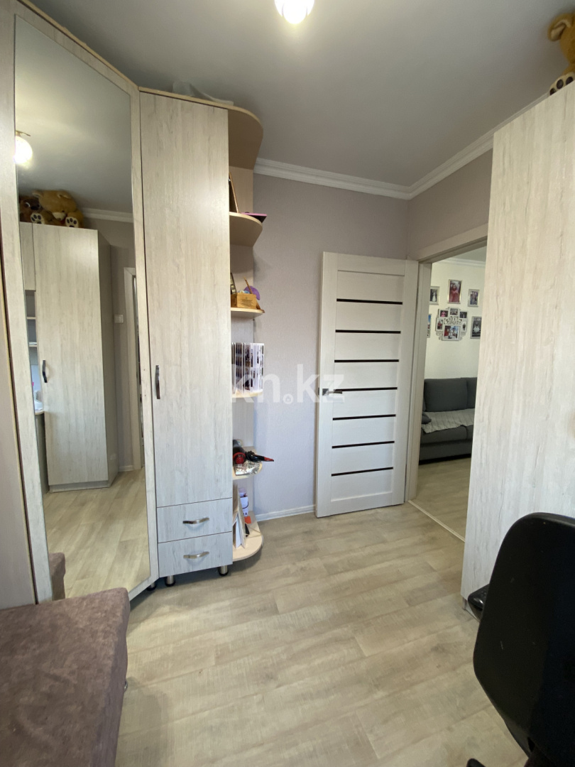 Продажа 3-комнатной квартиры, 60 м², мкр-н Голубые Пруды, дом  12 в Караганде - фото 9