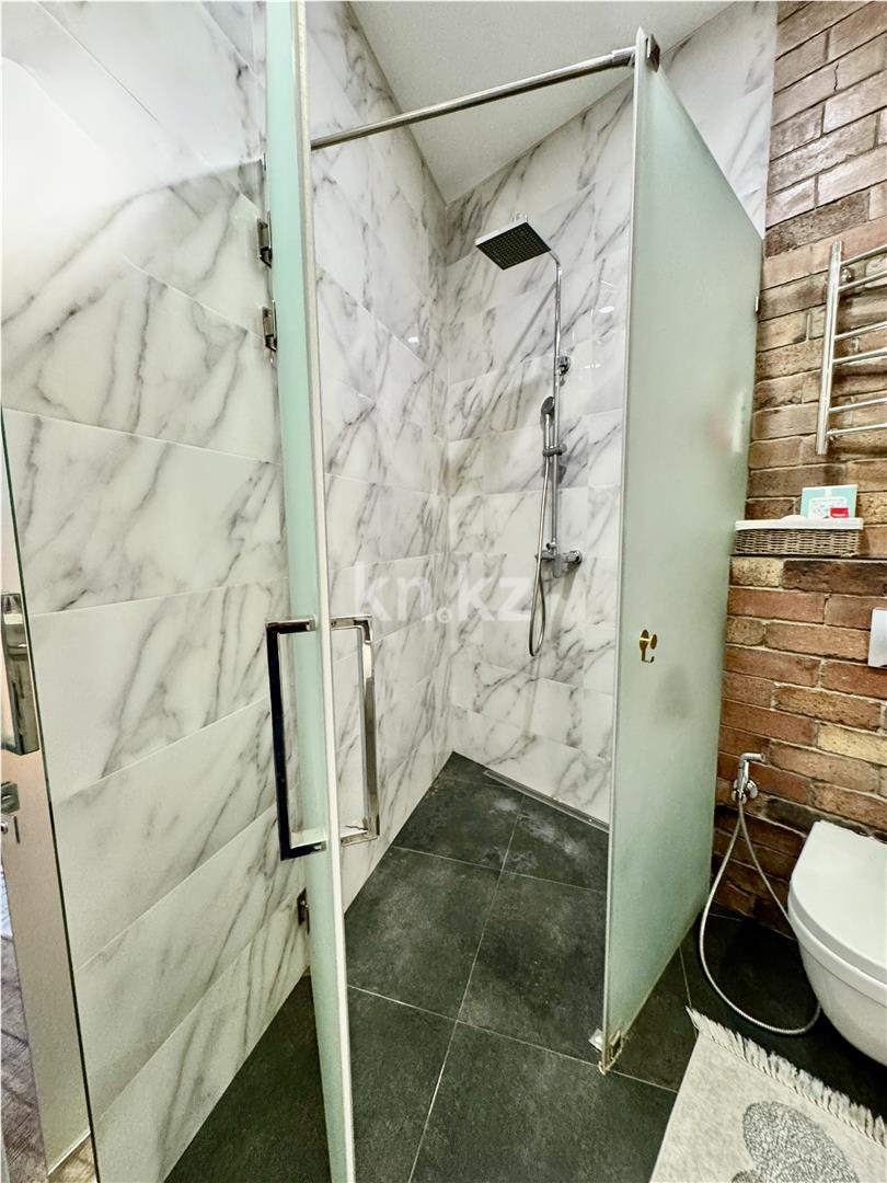 Продажа 3-комнатной квартиры, 160 м², ул. Аманжолова, дом  41 - Продажа  трехкомнатных квартир в Караганде с фото фото 29 из 52