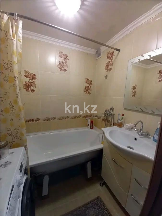 Продажа 2-комнатной квартиры, 52 м², мкр-н Шахтерский, дом  14 в Караганде - фото 4