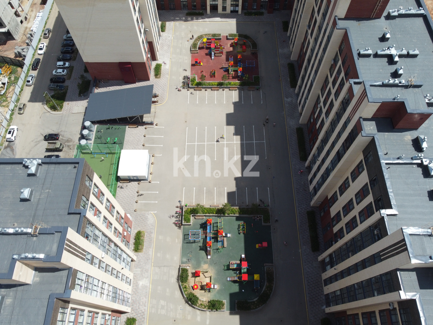 Продажа 3-комнатной квартиры, 92 м², ул. Дюсембекова, дом  83/2 в Караганде - фото 11