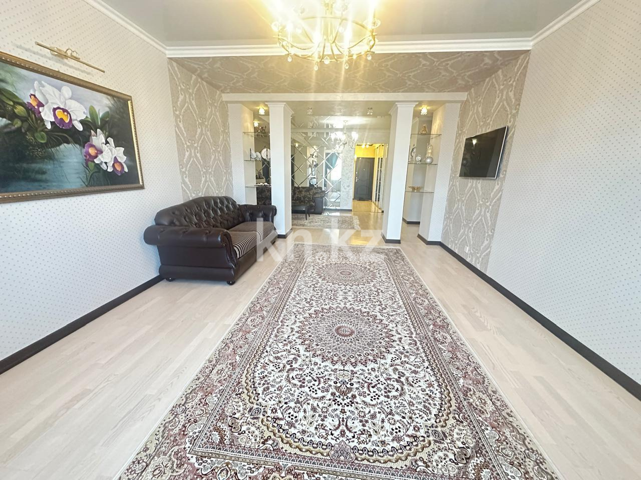 Продажа 3-комнатной квартиры, 117 м², пр. Республики - Продажа трехкомнатных квартир в Караганде на Юго-Востоке фото 1 из 19