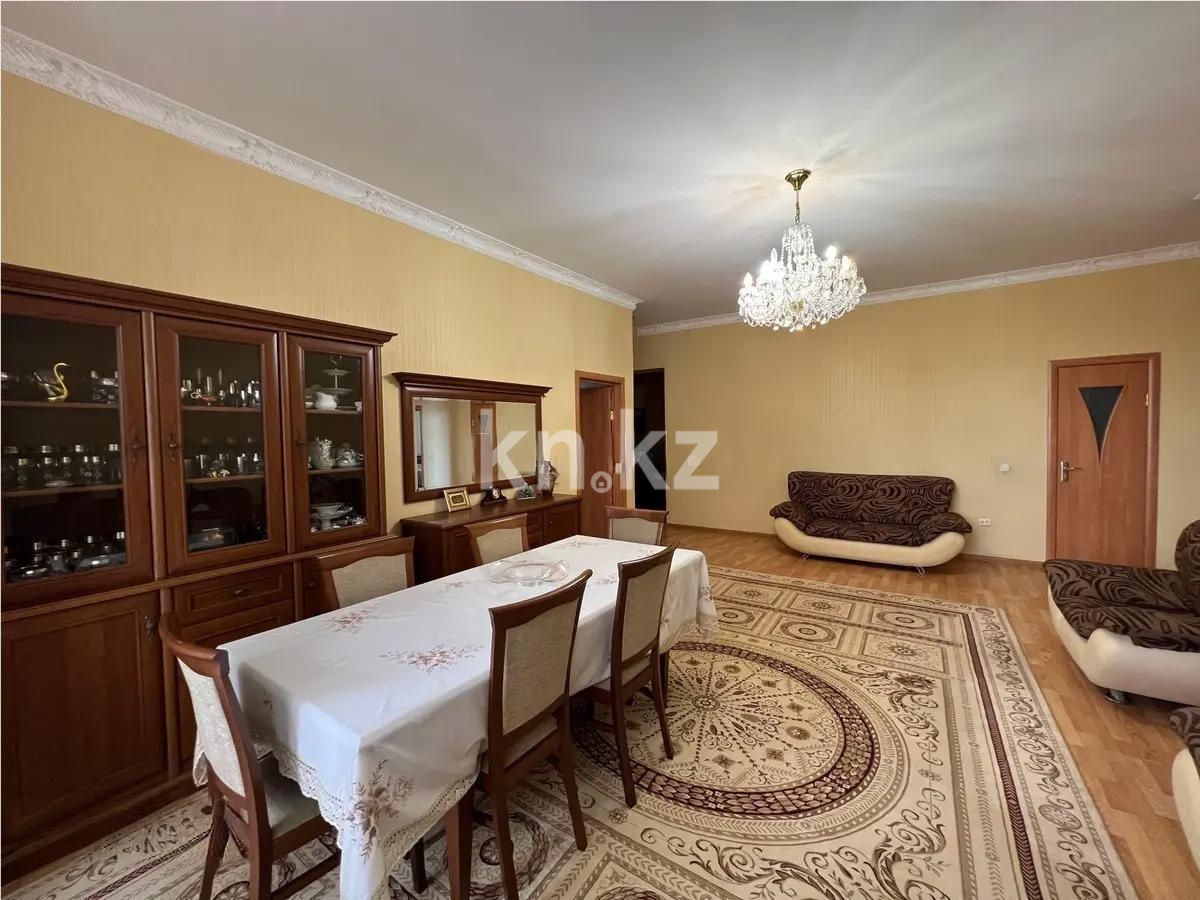 Продажа 3-комнатной квартиры, 104 м², ул. Аханова (Театральная), дом  58 - Продажа квартир в новостройках Караганды фото 1 из 7