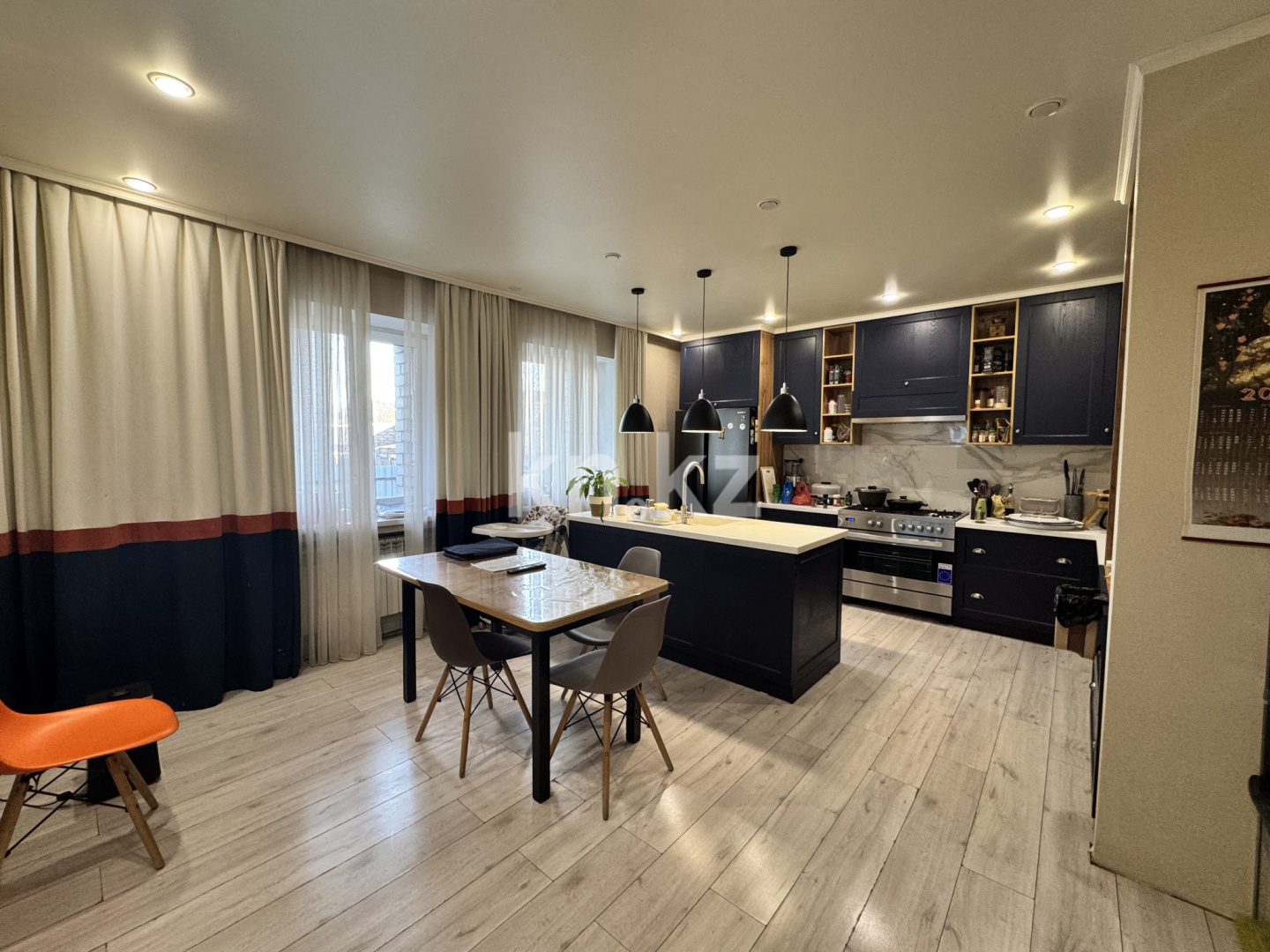 Продажа 5-комнатного дома, 287 м², ул. Балхашская - Продажа домов, коттеджей в Караганде с фото фото 1 из 34