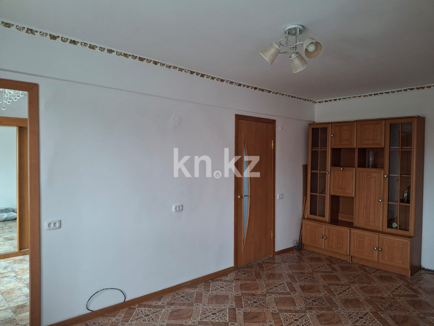 Продажа 3-комнатной квартиры, 49 м², ул. Серикбаева, дом  27 - Продажа квартир в Усть-Каменогорске без посредников с фото фото 2 из 14