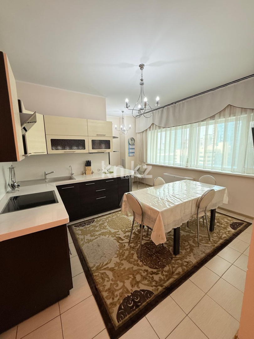 Продажа 3-комнатной квартиры, 130 м², ул. Достык, дом  5/1 - ул. Сауран в Астане - фото 4