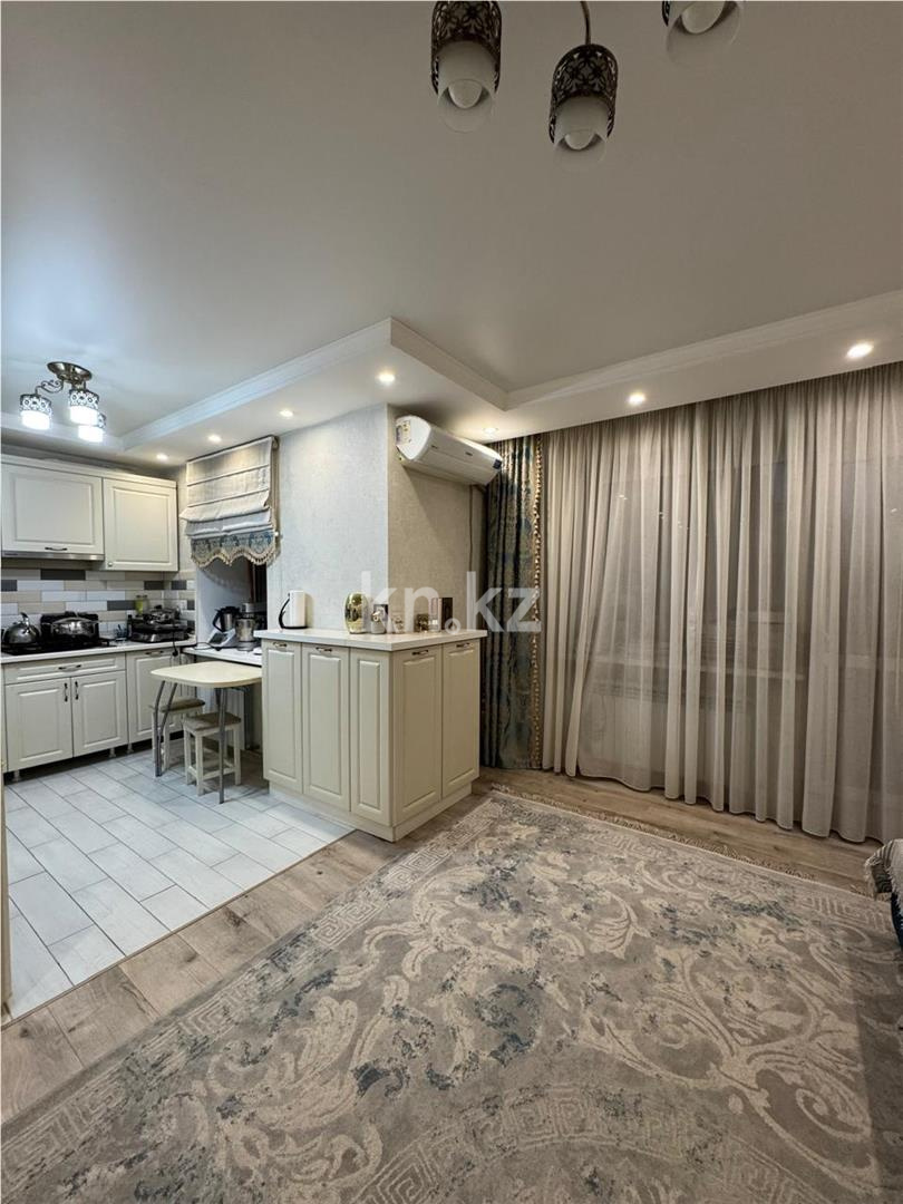 Продажа 3-комнатной квартиры, 61 м², ул. Аманжолова - Продажа  трехкомнатных квартир в Караганде с фото фото 5 из 17