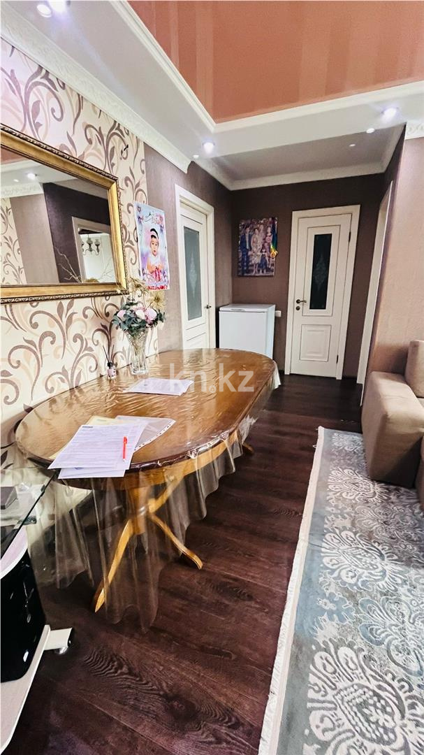 Продажа 3-комнатной квартиры, 70 м², пр. Республики в Караганде - фото 3