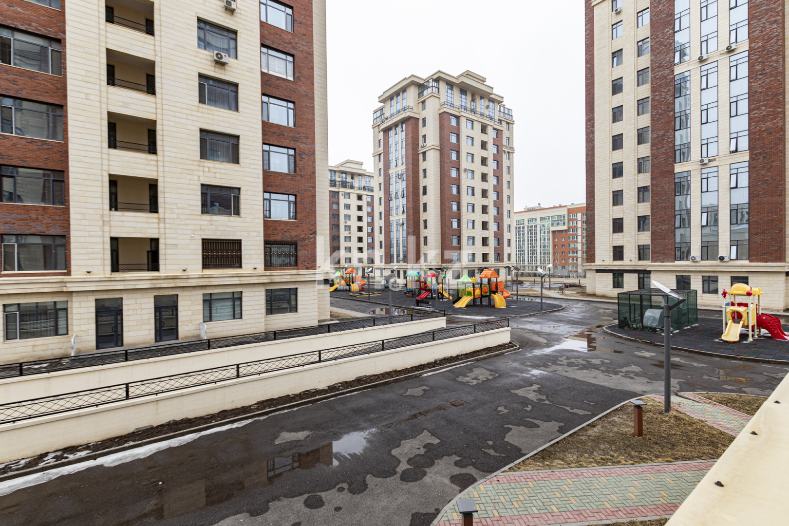 Аренда 3-комнатной квартиры посуточно, 130 м², ул. Керей, Жанибек хандар, дом  14/2 - ул. Сауран - Аренда квартир посуточно в Астане без посредников фото 16 из 17