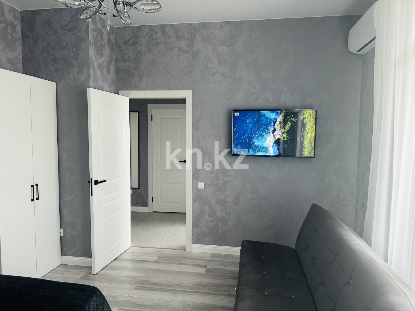 Аренда 1-комнатной квартиры посуточно, 38 м², ул. Айтматова, дом  77/8 - Аренда  однокомнатных квартир посуточно в Астане фото 1 из 16