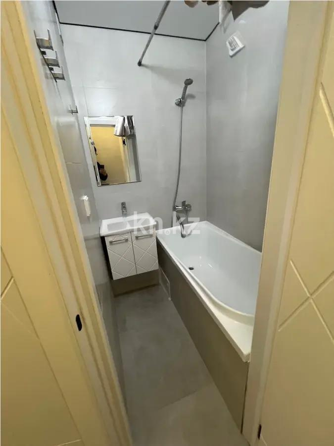 Продажа 3-комнатной квартиры, 63 м², мкр-н Орбита-2, дом  17а в Алматы - фото 4