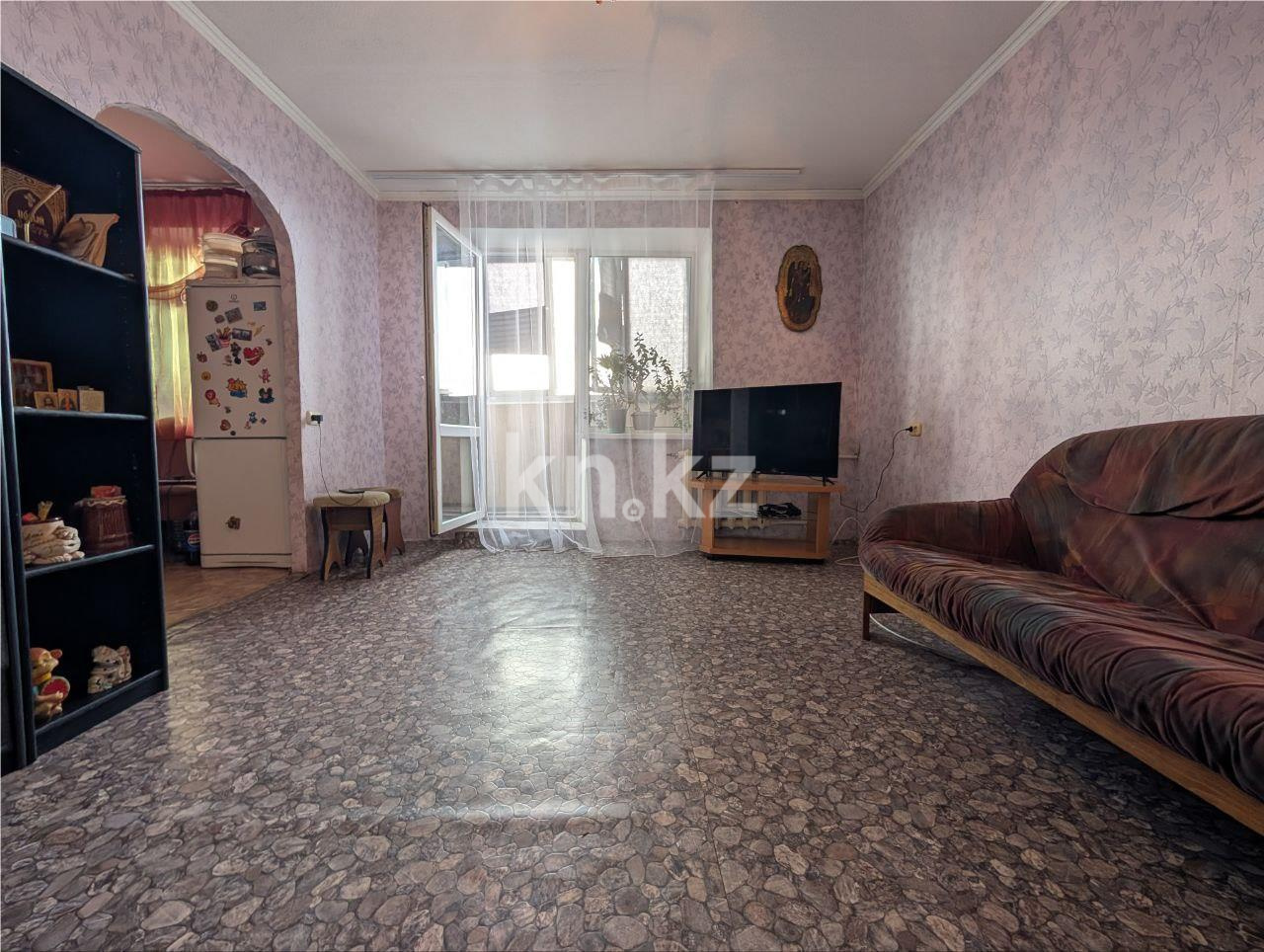 Продажа 3-комнатной квартиры, 63 м², мкр-н Мамраева (Восток-5), дом  22 - Продажа квартир в Караганде фото 1 из 13