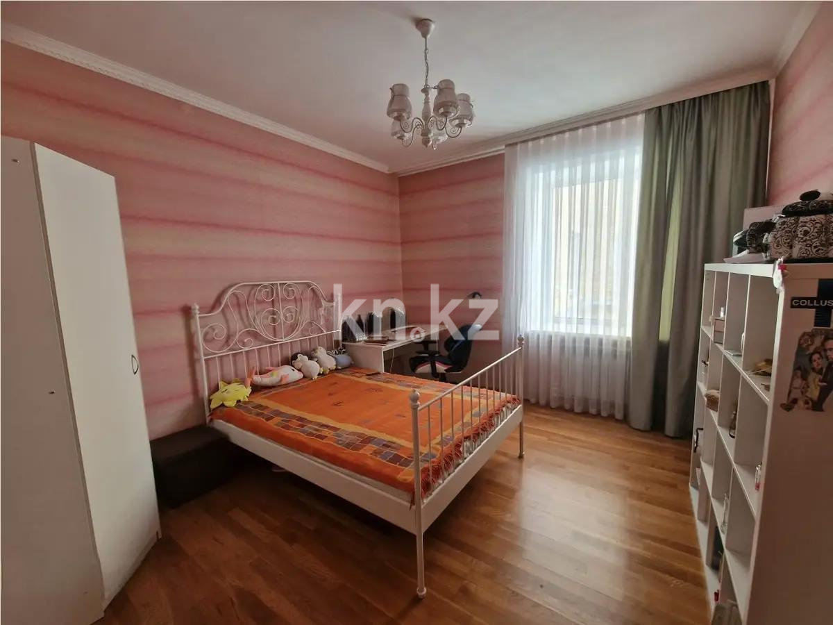 Продажа 5-комнатной квартиры, 189 м², ул. Аханова (Театральная), дом  58 - Продажа  пятикомнатных квартир в Караганде без посредников фото 4 из 6