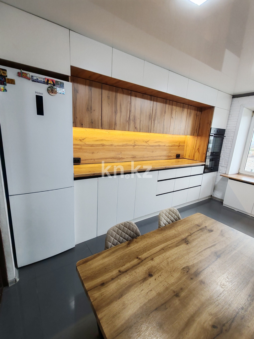 Продажа 3-комнатной квартиры, 64 м², пр. Н. Абдирова, дом  15 - Продажа  трехкомнатных квартир в Караганде без посредников с фото фото 1 из 22